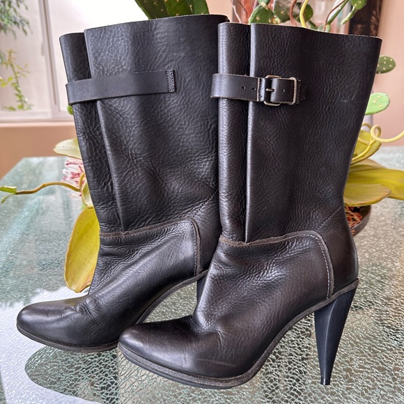 BALENCIAGA BLACK LEATHER MID CALF BOOTIES. 38.5. GUC - Picture 13 of 13